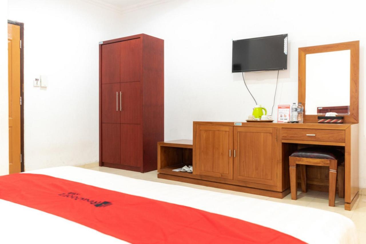 เรดดอร์ซ พลัส ชาเรียะฮ์ เนียร์ ชวา ซูเปอร์มอลล์ เซมารัง 2 Hotel เซอมารัง ภายนอก รูปภาพ